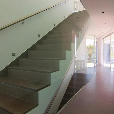 Vale Do Garrao Sleeps 10 With Pool Air Con And Wifi * Vale do Lobo